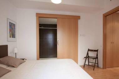 SF2 - Sagrada Familia bright & quiet apartment