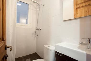 Modern 2-bedroom apartment near Sagrada Familia