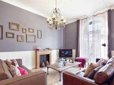 Exclusive apartment for 4 people in characteristic area of Barcelona