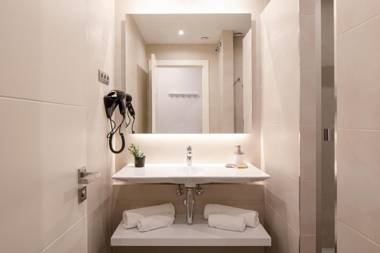 Aspasios Market Balconies