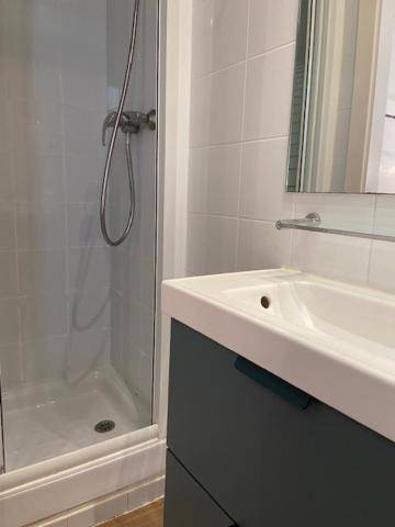 Liceu Apartments by gaiarooms