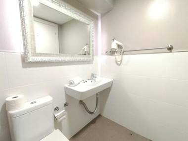 Montserrat Apartments by gaiarooms