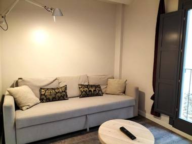 Montserrat Apartments by gaiarooms