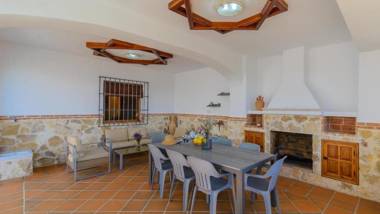 Torreon de Morayma Baena by Ruralidays