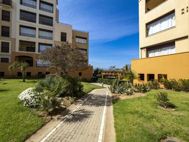 Los Pelicanos by HOMA