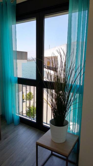 Vinos & Vinilos by HOMA