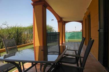 HAA001) Apartamento moderno con jardín.