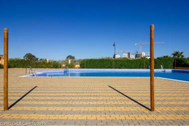 (DUF002) Sea Facing Beach Front Apartment