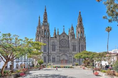 Cozy loft with parking next to the Arucas Cathedral