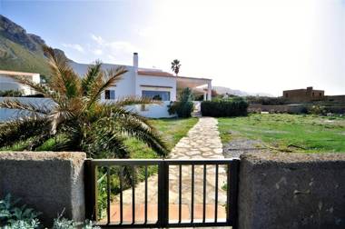 XOROI- Villa primera linea mar con vistas a Bahía Alcudia