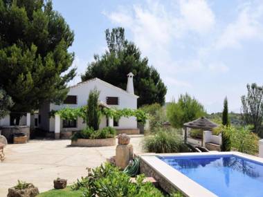 Lovely Holiday Home in Villanueva de la Concepción with Pool