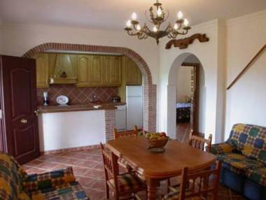 Pretty Cottage in Villanueva de la Concepción with Pool