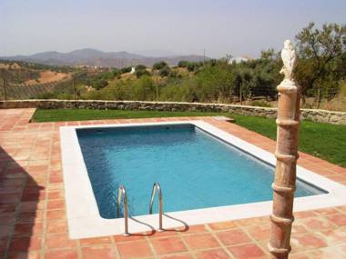 Pretty Cottage in Villanueva de la Concepción with Pool
