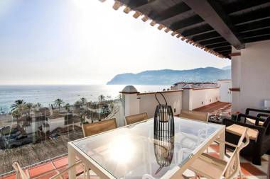 Chezmoihomes Duplex Penthouse with Swimming Pool