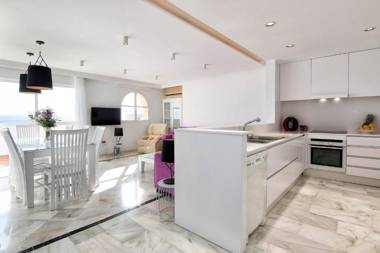 Chezmoihomes Duplex Penthouse with Swimming Pool