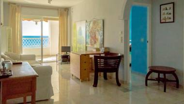 One bedroom appartement at Almunecar 20 m away from the beach with sea view shared pool and furnished terrace