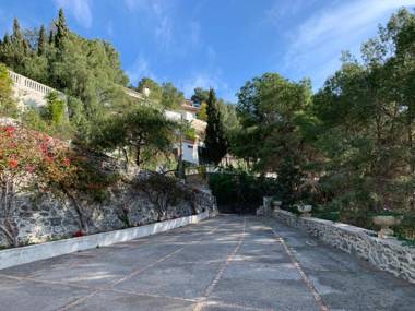 Velez Nazari Los Acantos