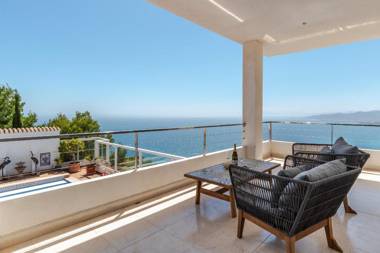 CERRO GORDO luxury 4 bedroom" vila" with spectacular views of coast and mountain with private pool