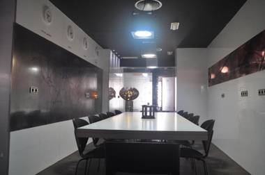 Apartamentos 16:9 Suites Almería