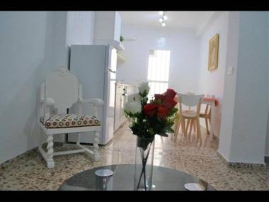 Exceptional Fully Refurbished with Stunning Bathroom 1 bed Apartment