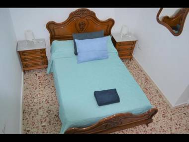 1 Bedroom Studio Apartment Nice and Modern ideal for the beach and city centre