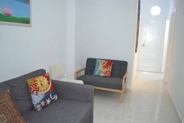 Stunning 2 Bedroom Apartment Fully Refurbished With Air-conditioning