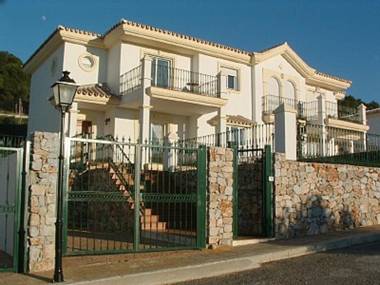 Luxury villa at Alhaurin Golf nr Mijas pvt heated pool wifi aircon fab views