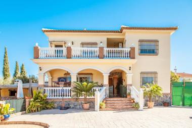 Cubo's Villa Torre Encina