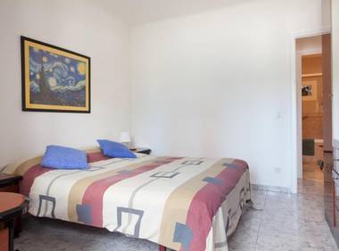 Bright apartment close to congress center & port