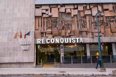 Hotel Reconquista