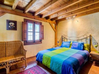 Pretty Cottage in Alcaucín with Private Swimming Pool