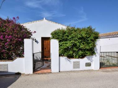 Nice holiday home with private swimming pool 25 minutes from Torre del Mar