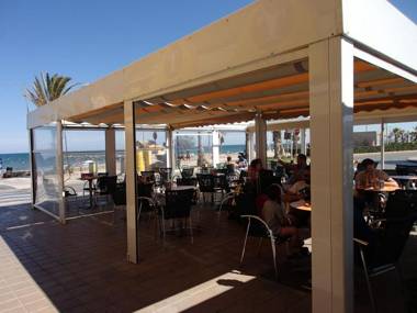 Valencia ideally located 3bed-2bath apart.Few mints walk from beachpoolshop.