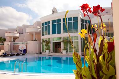 Flamingo Suites Boutique Hotel