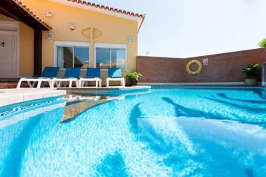Luxury Casa Ajabo with heated pool