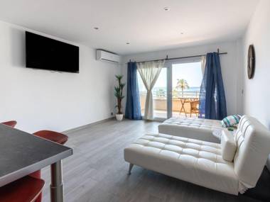 Wavehouse Freedom Blue - First line Apartment