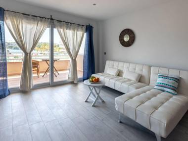 Wavehouse Freedom Blue - First line Apartment