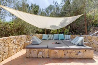 Luxury Mallorca Holiday Villa with Private Pool and Garden Mallorca Villa 1001