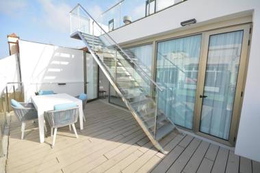 En las Canteras ático cin terraxa solarium privado para vivir experiencias inolkvidables