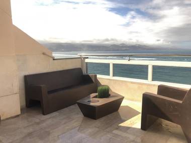 Awesome 3BR beachfront terrace By CanariasGetaway