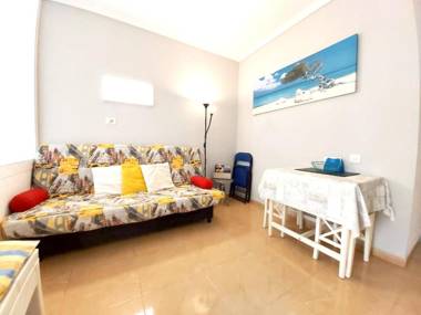 One bedroom appartement at Las Palmas de Gran Canaria 30 m away from the beach with wifi