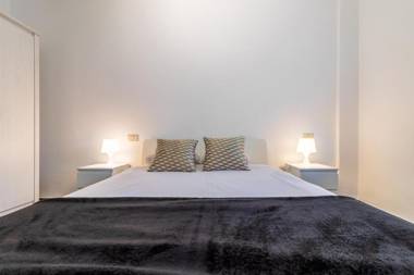 Flatguest Cicer - 3BDR + Balcony + Beach