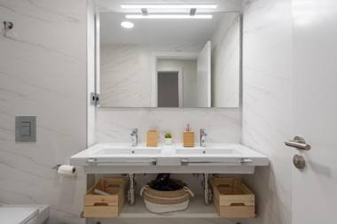 Eli Canteras-Parking-Airco by CanariasGetaway