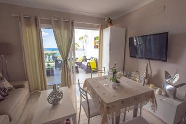 Casa Oceano on the front line with amazing sea views