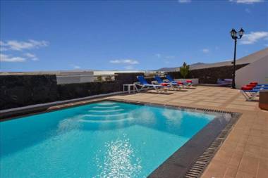 Villa Okie - Lovely 3 bedroom villa - Perfect for families - Great pool area and sea views