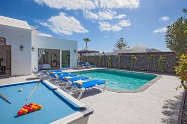 Casa Penyas Blancas Dos - 4 bedroom villa - WiFi and Air Conditioning - Perfect for families