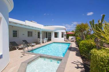 Villa Marcus - 3 Bedrooms large pool plus childs pool - Great for families