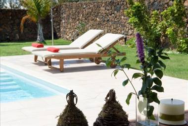 Villa Janubio - A beautiful 4 bedroom Villa - A Short Walk To Puerto Del Carmen