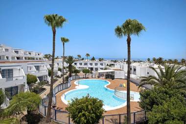 Apartamento con vista piscina