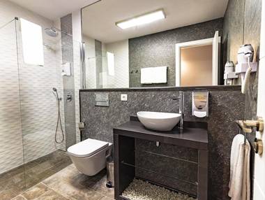 Paloma Beach Apartments